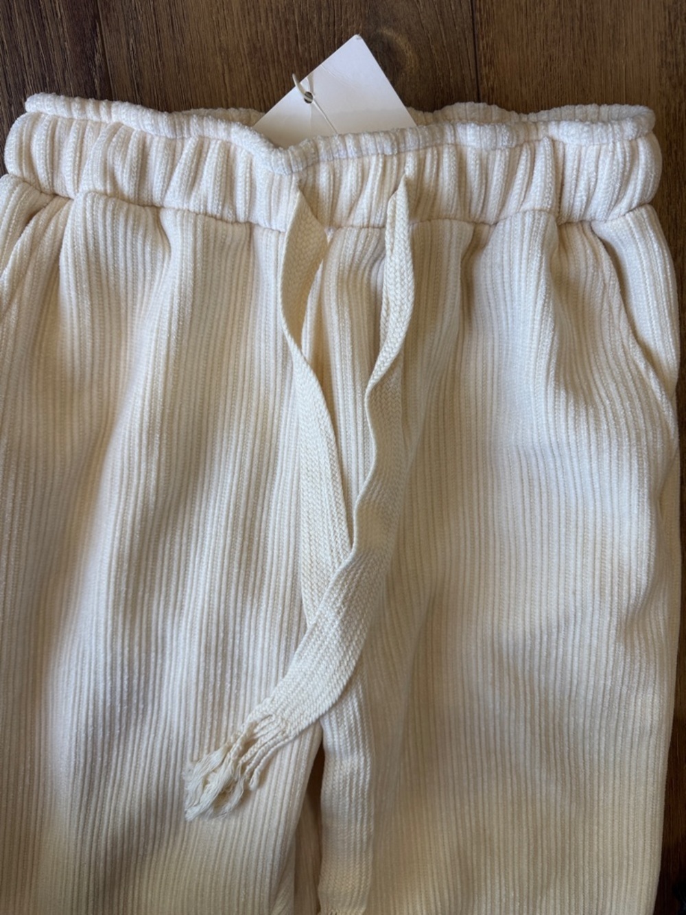 Cream Ribbed Drawstring Lounge Pants. Size M - Picture 2 of 11